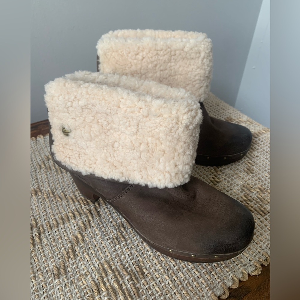 Ugg Brown Leather Sheepskin Clog Booties - SZ 7